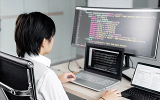 南城 ,php声明和调用变量的符号是什么？